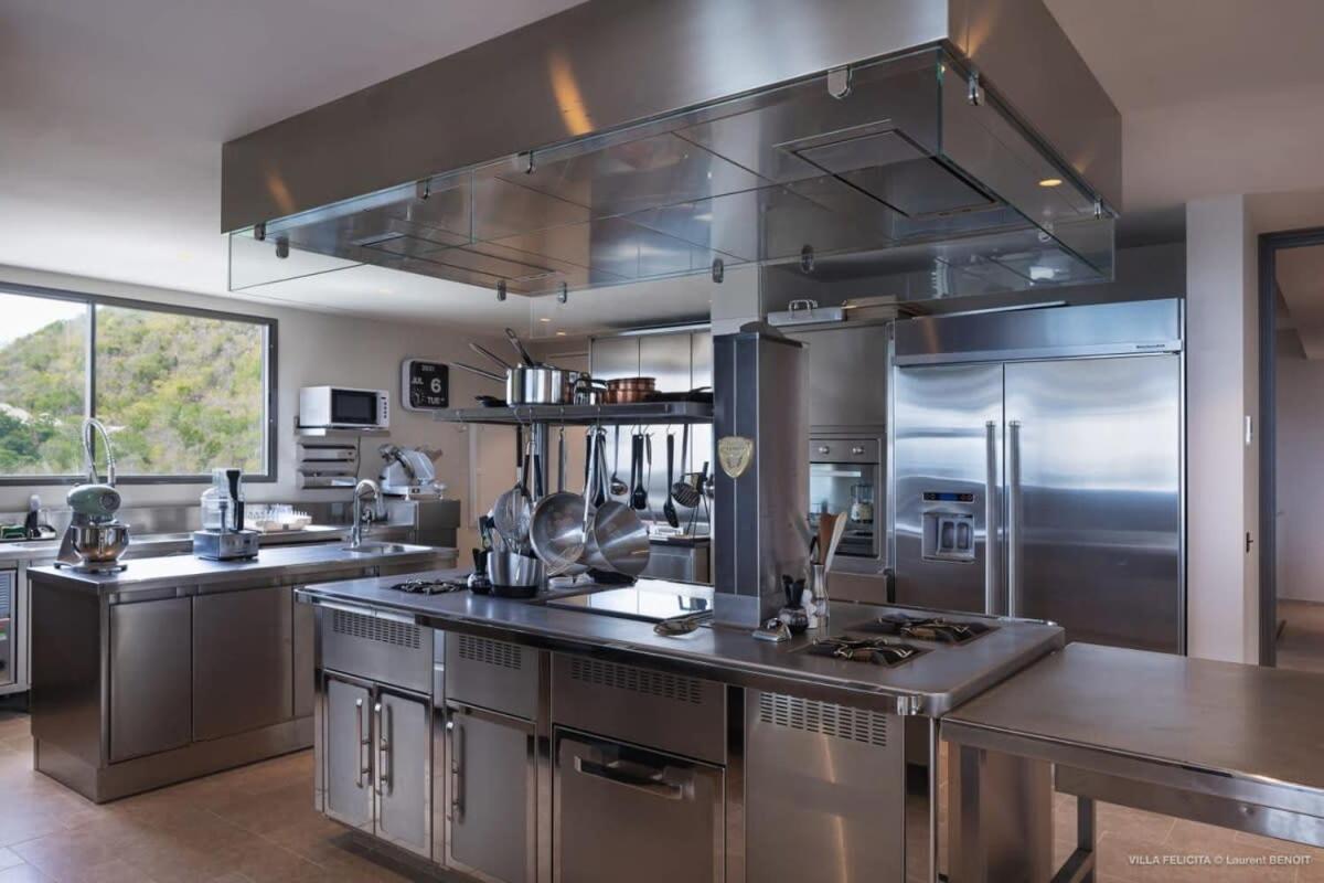 On A Hill Side Villa With Superb Amenities St. Barthelemy Buitenkant foto