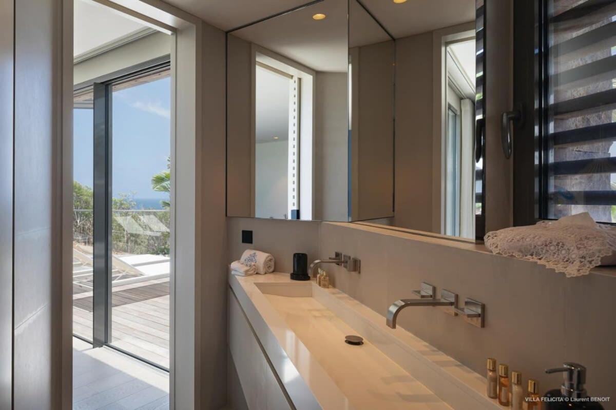 On A Hill Side Villa With Superb Amenities St. Barthelemy Buitenkant foto