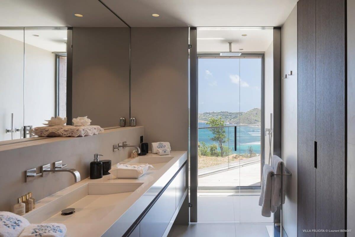 On A Hill Side Villa With Superb Amenities St. Barthelemy Buitenkant foto